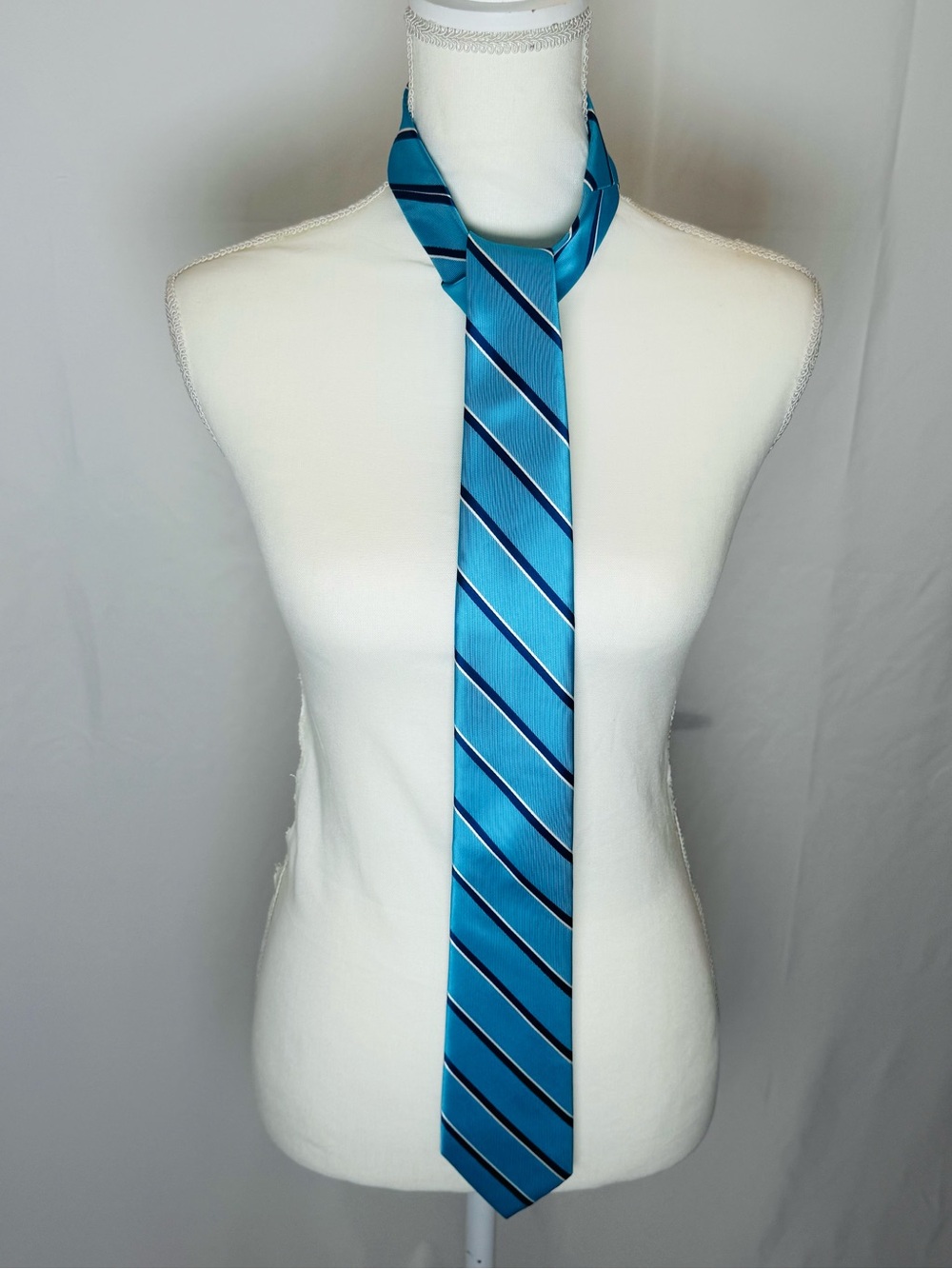 Wembley Mens Teal and Navy‎ Blue Diagonal Stripe Polyester Necktie